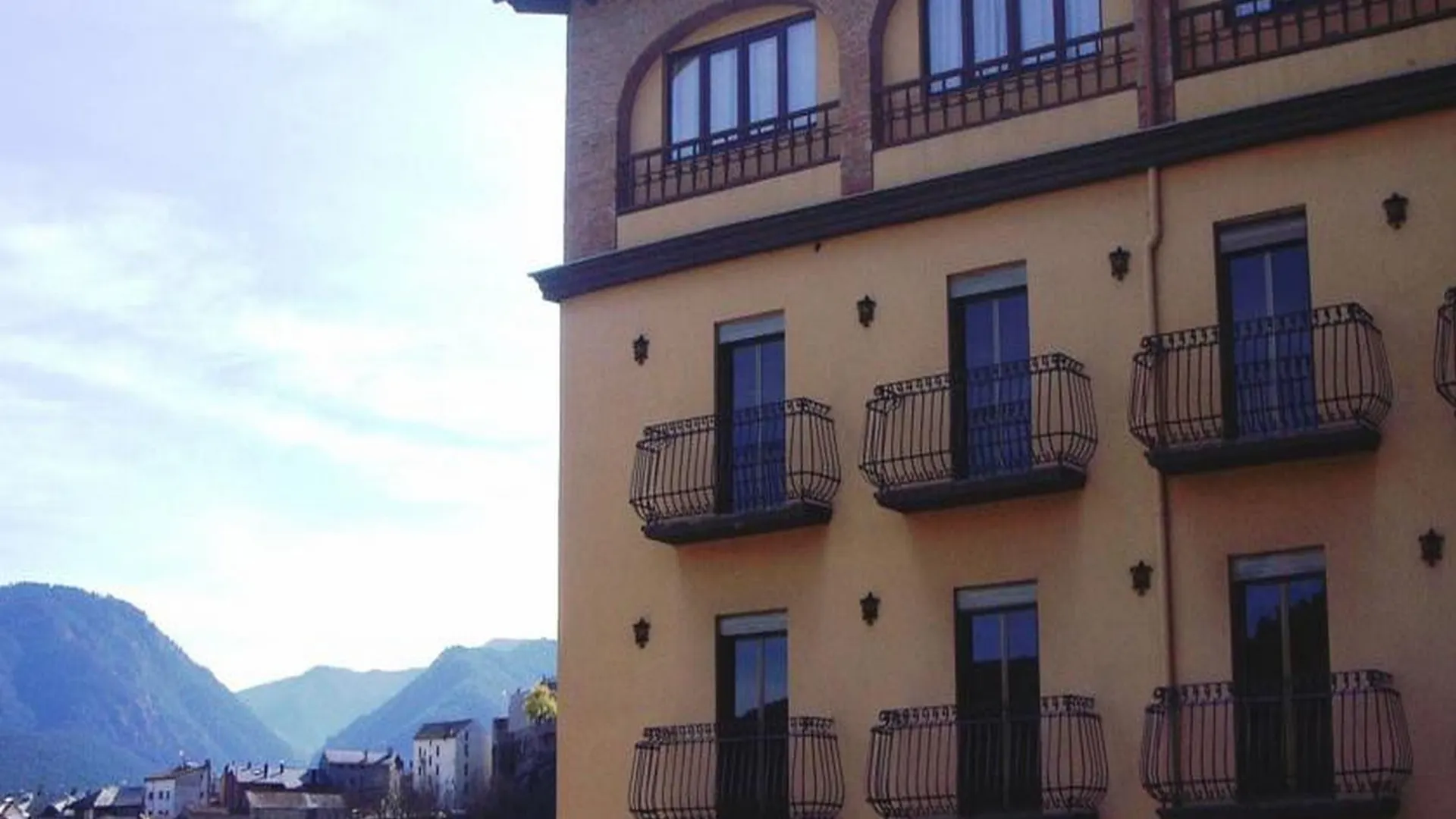**  Hotel Bellavista Bellver De Cerdanya Hiszpania